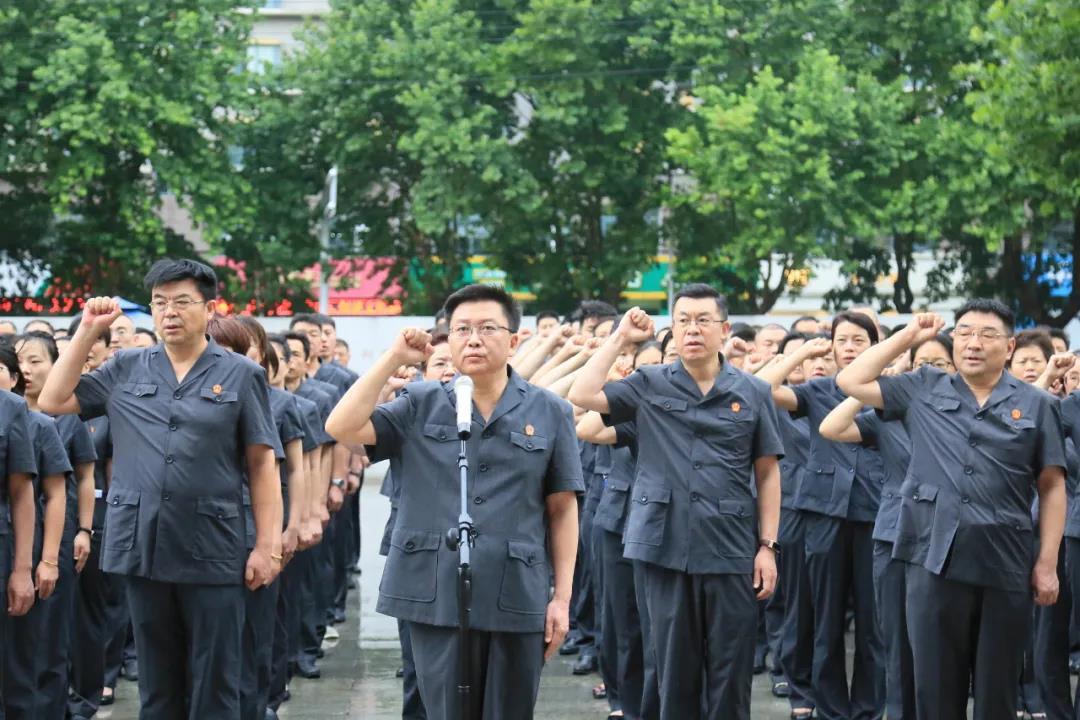 为什么有的人走着走着就散了呢？游戏画面